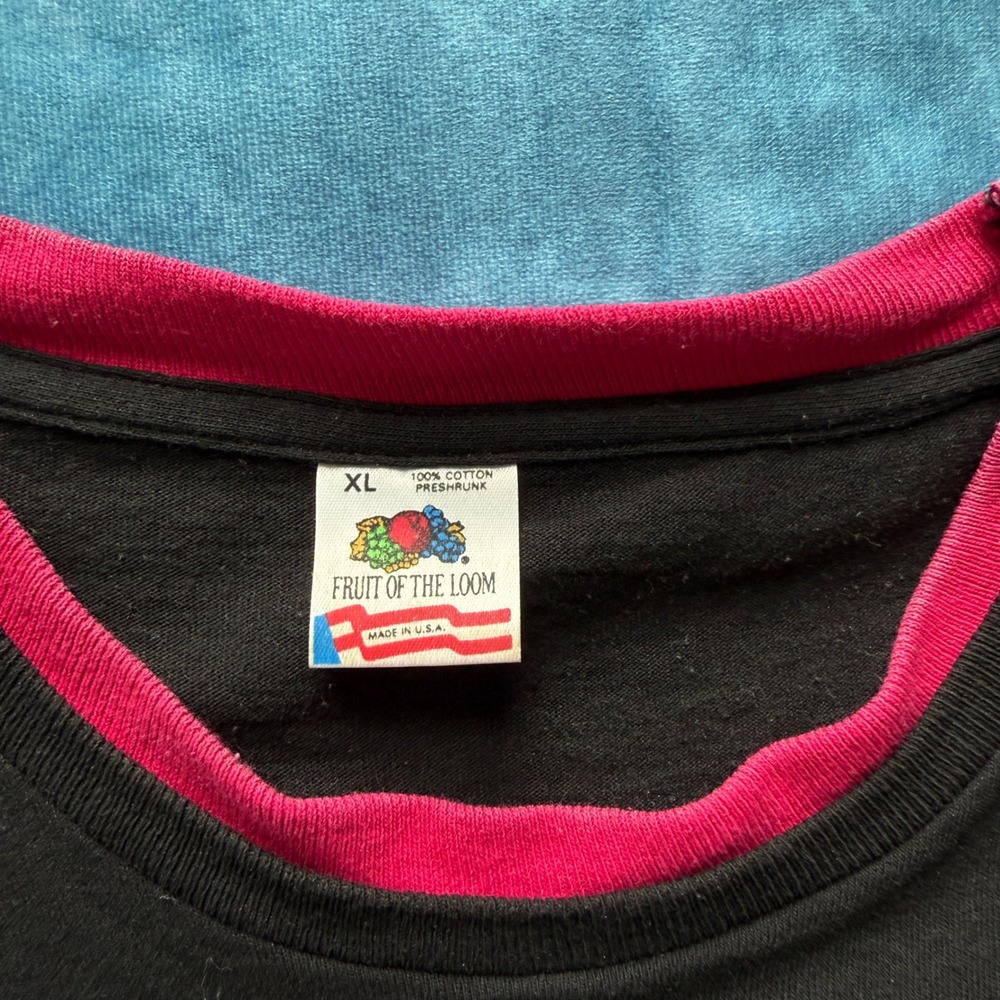 Vintage Hooters Miami Florida Made in USA Single Stitch Rhinestone Tee XL - Picture 3 of 8